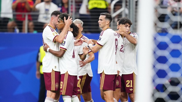 İlk finalist İspanya
