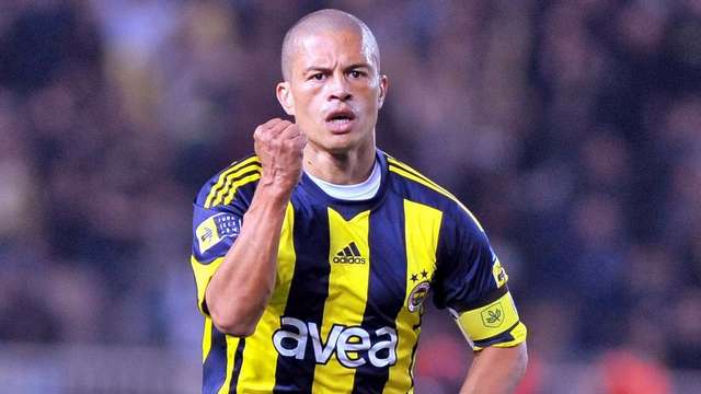 UEFA'dan Alex de Souza paylaşımı