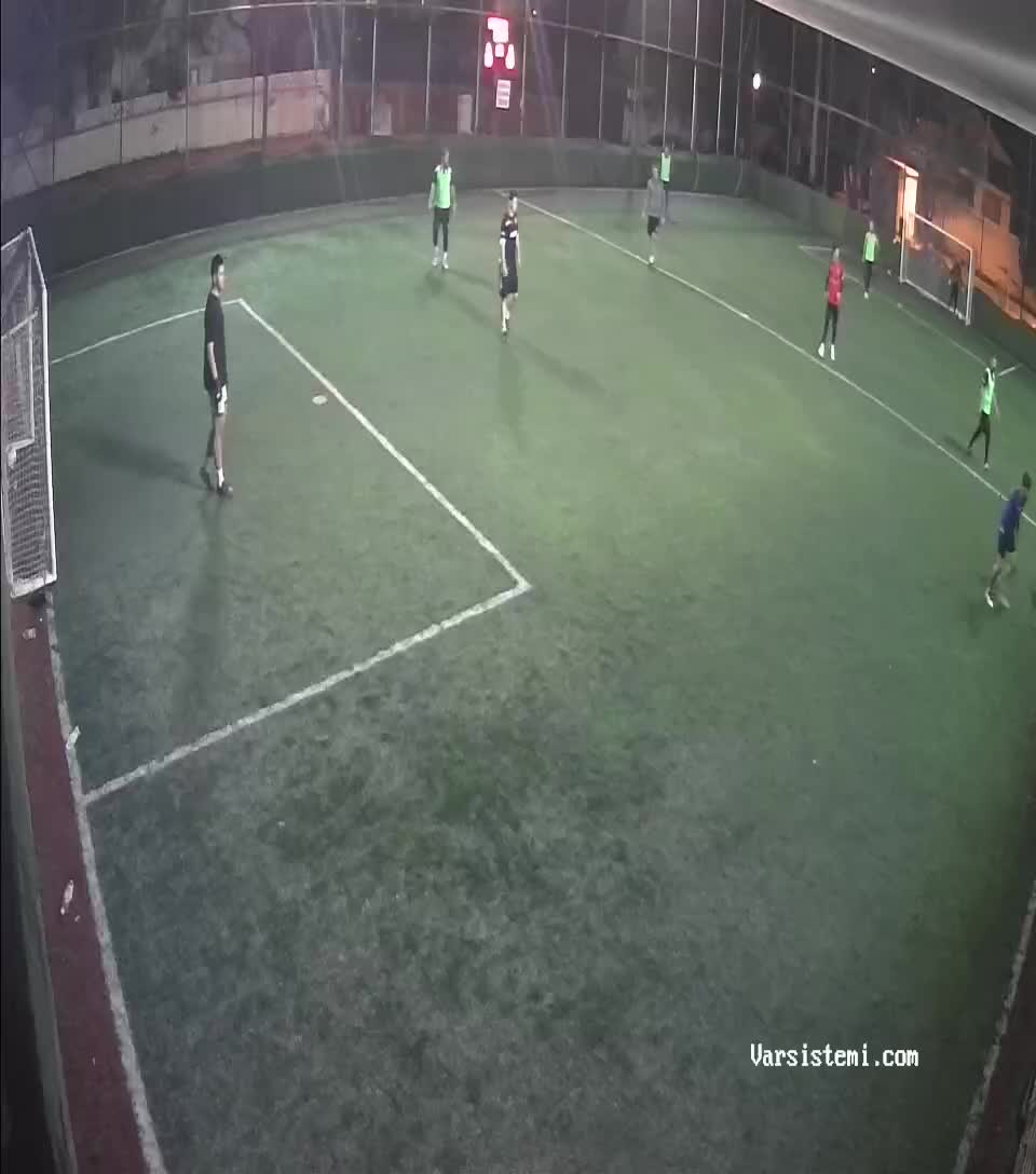 Kosovalı halı saha gol