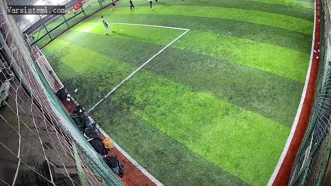 peleh keleh halı saha gol