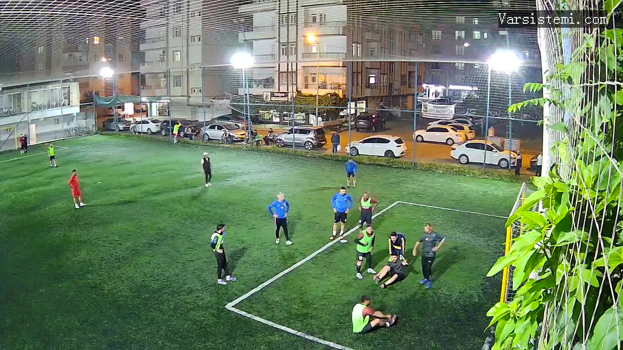Anıt faul yapiyor halı saha gol