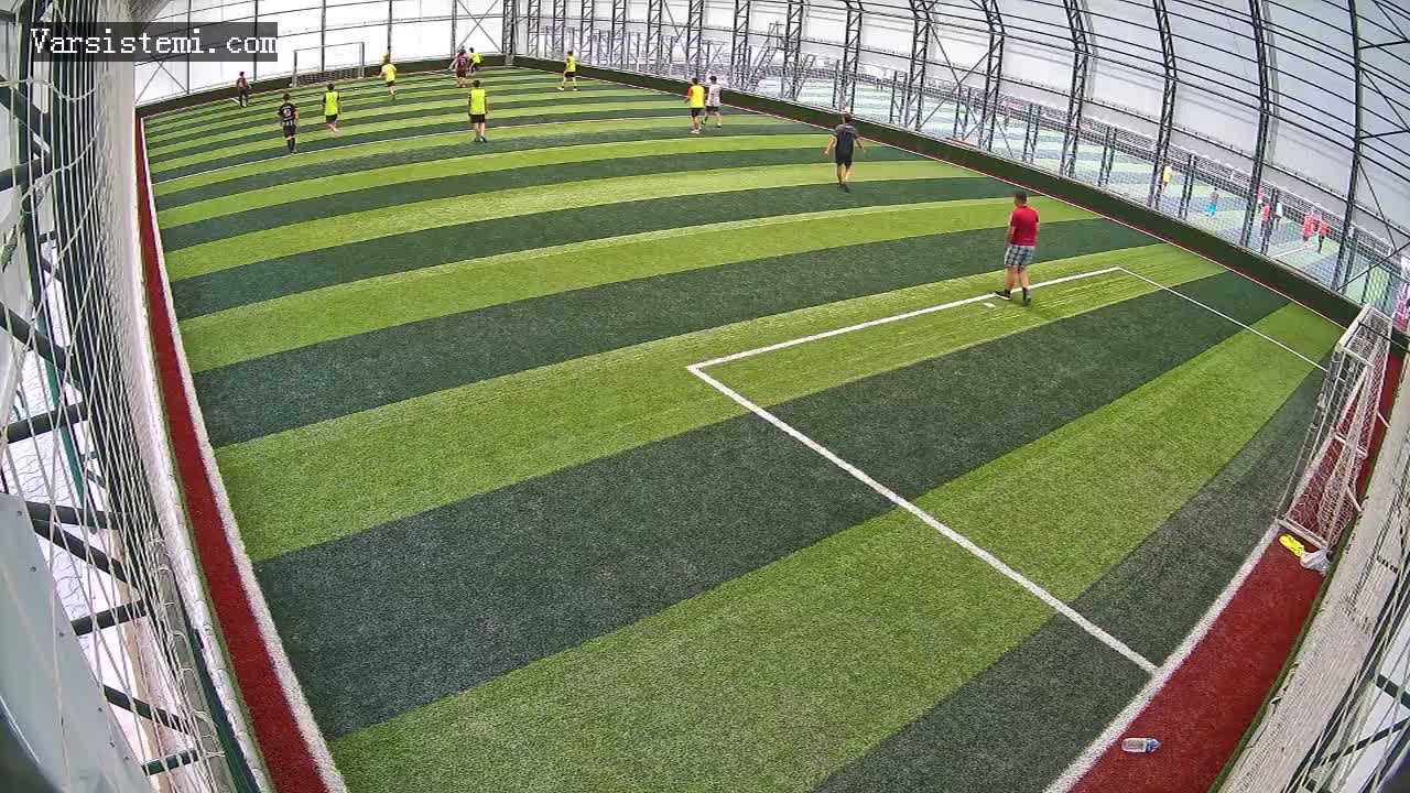 Bünyamin Gezer halı saha gol