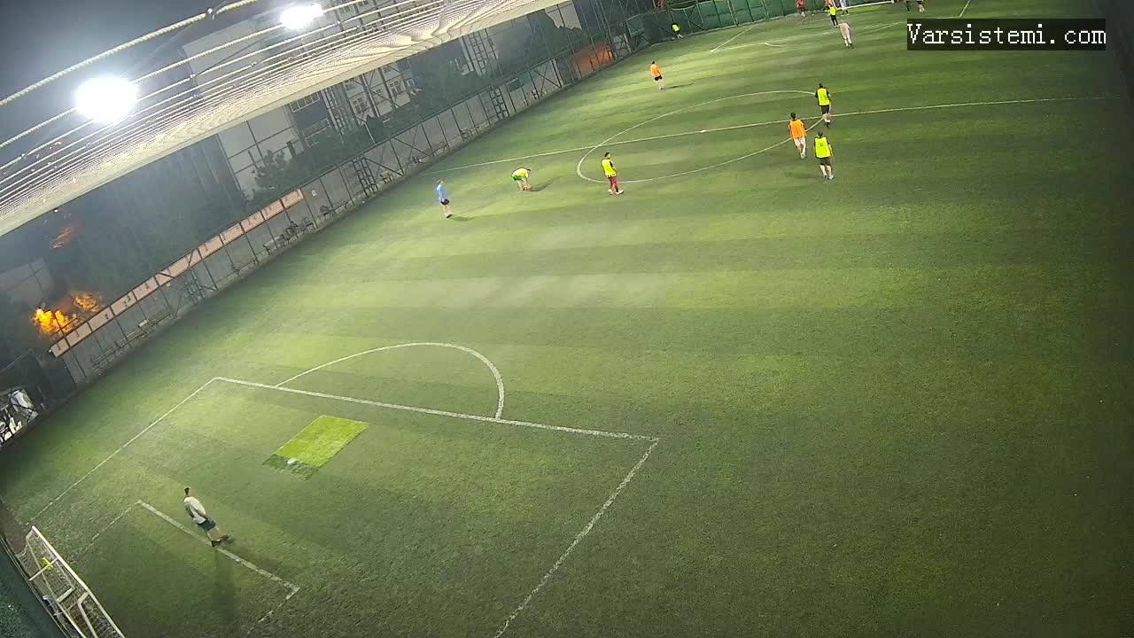 Efenin dususu halı saha gol