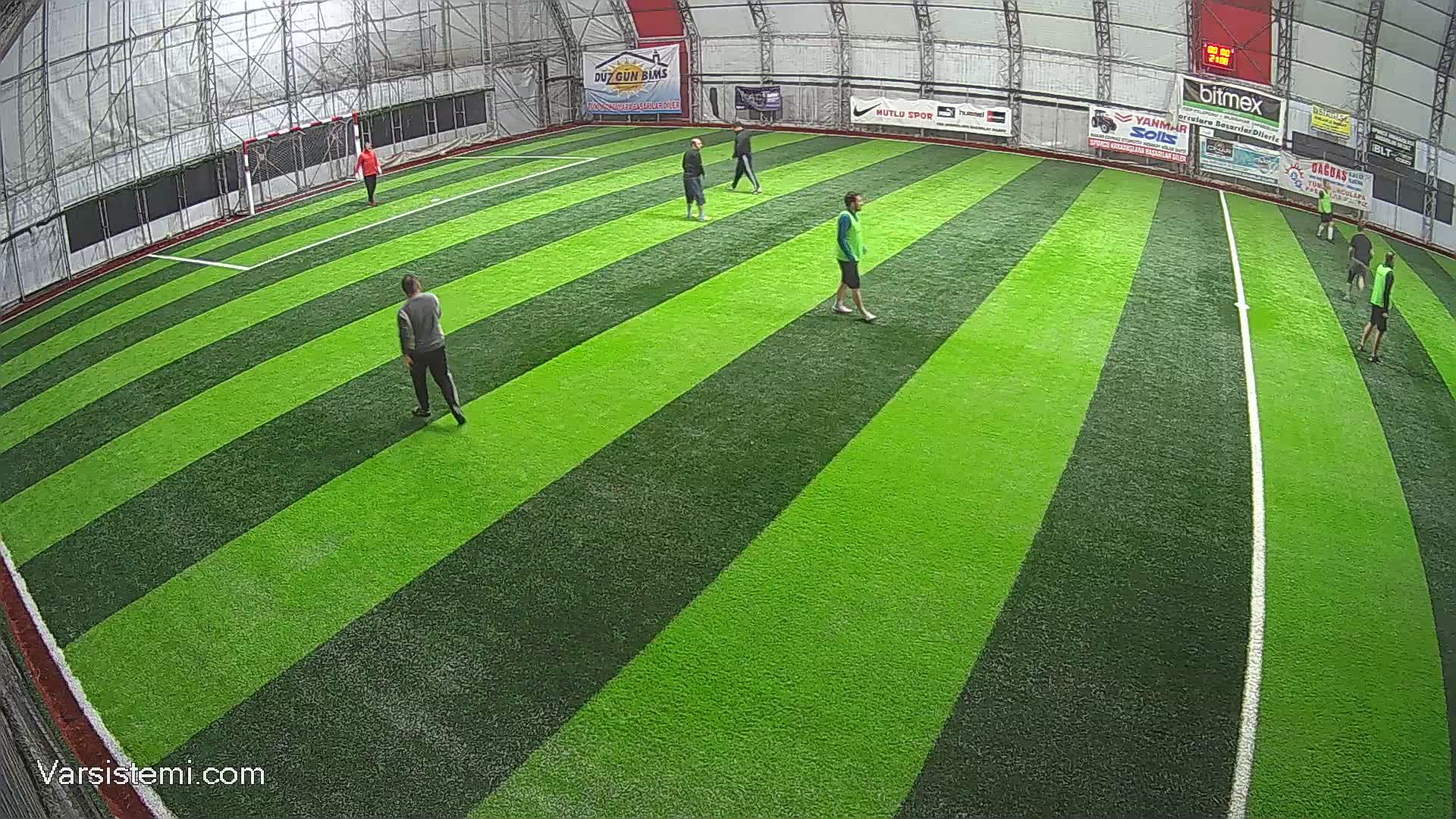 MUHAMMED AYAKTA DUR halı saha gol