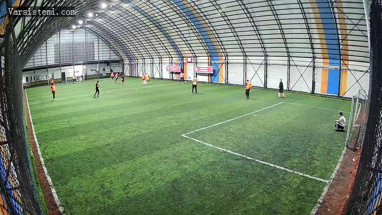 Ömür halı saha gol