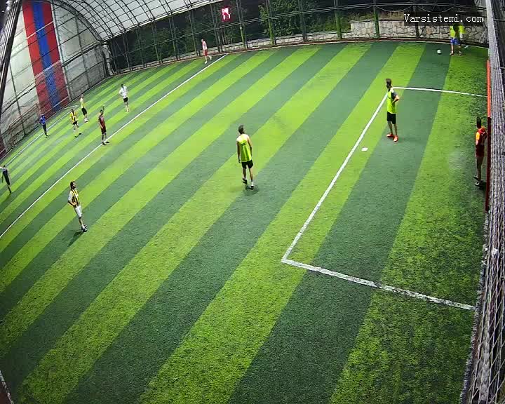 Karakoç halı saha gol