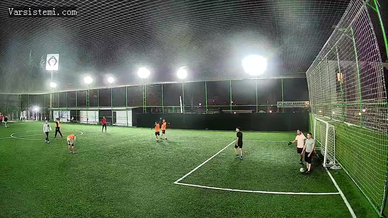 Hedef halı saha gol