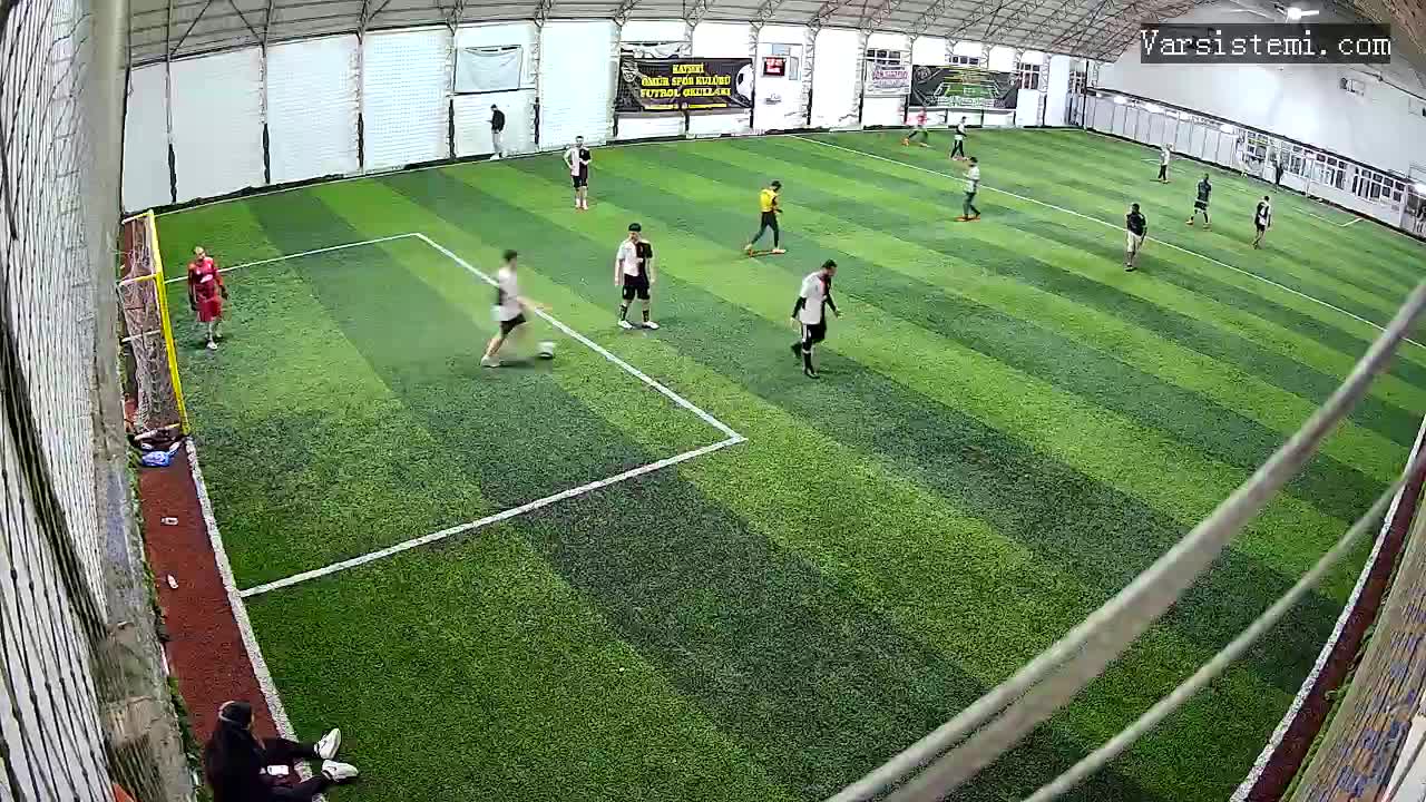 Gol yağmuru 3 halı saha gol
