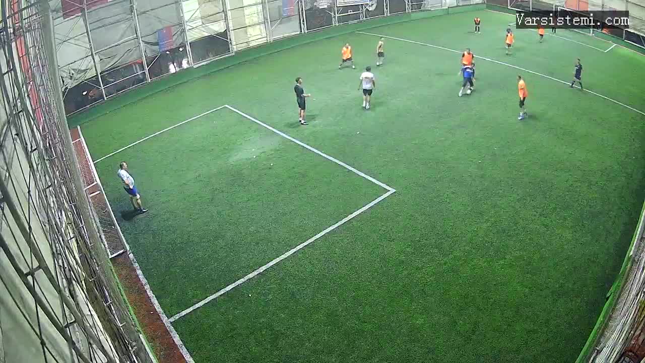 Körfez halı saha gol