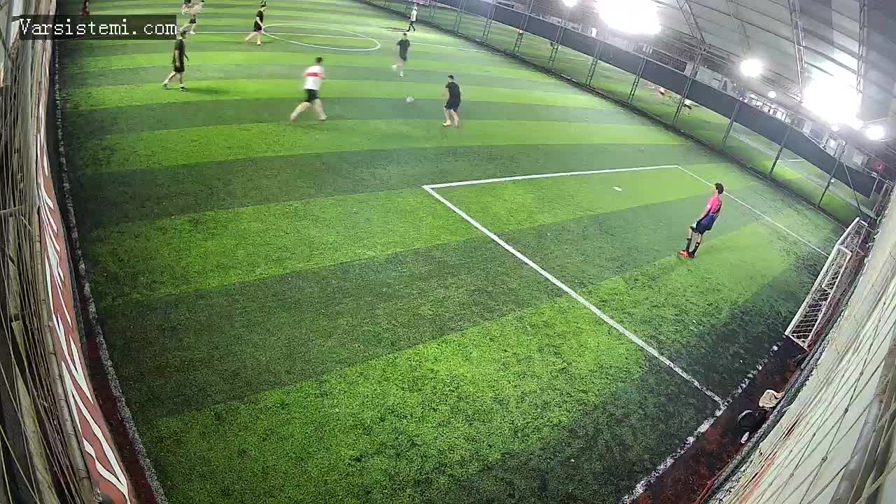 Q7 halı saha gol
