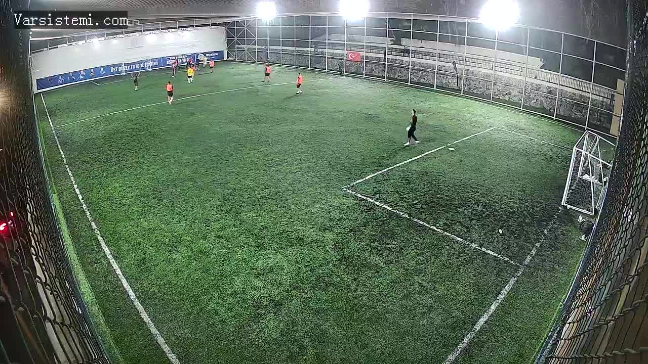 X halı saha gol
