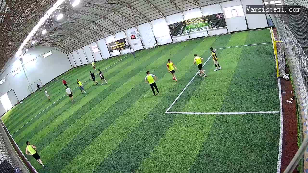 X halı saha gol