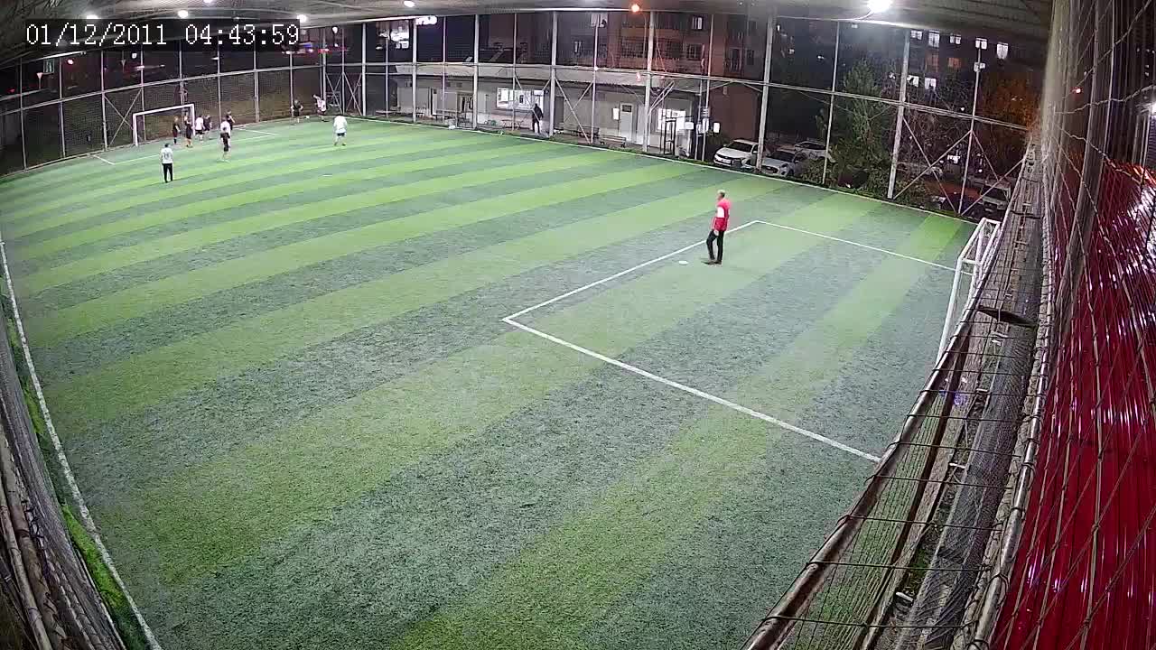 Umut ve takımı halı saha gol