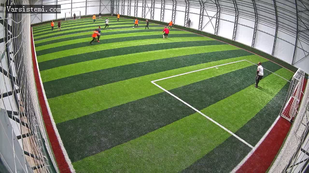 Zeki halı saha gol