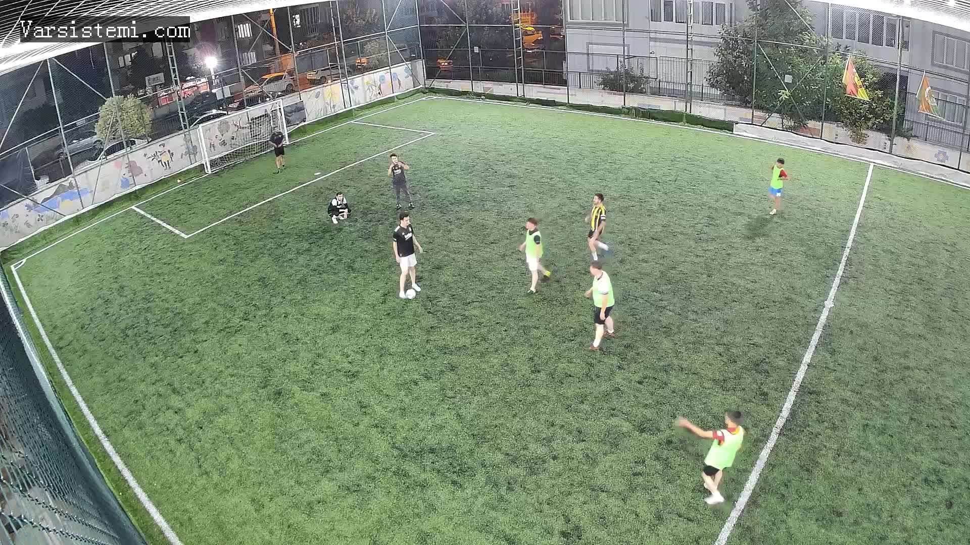 Dükan halı saha gol