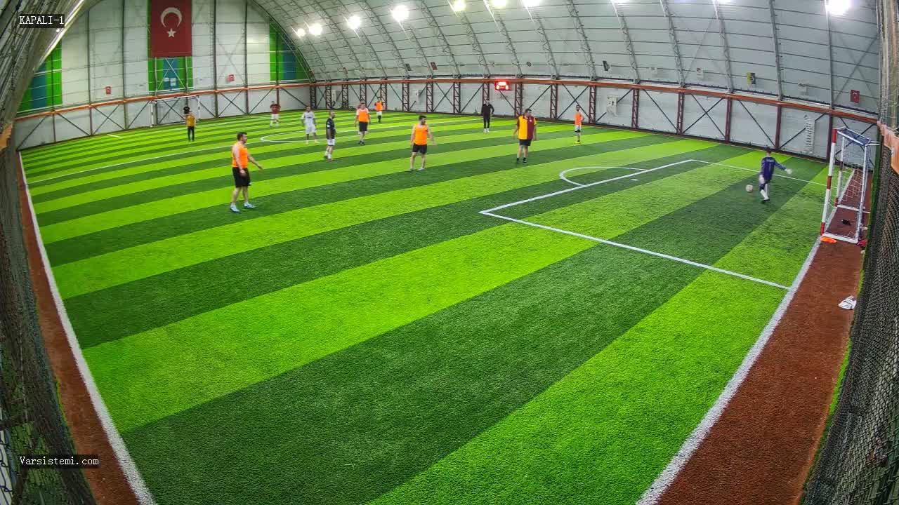 Mami ve Necati abi halı saha gol